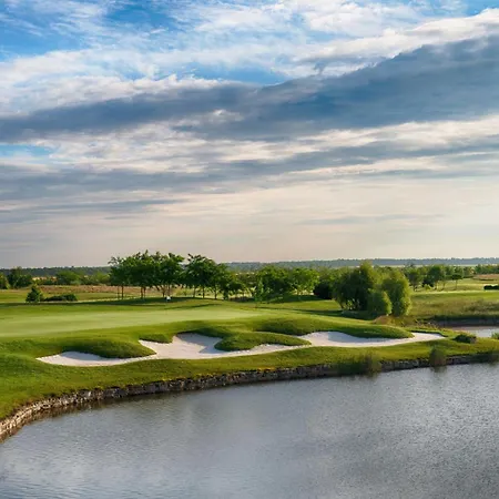 Luxury Lighthouse Golf Villa Baltjik